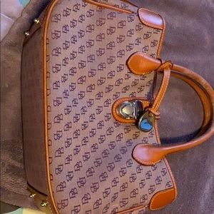 Dooney & Bourke